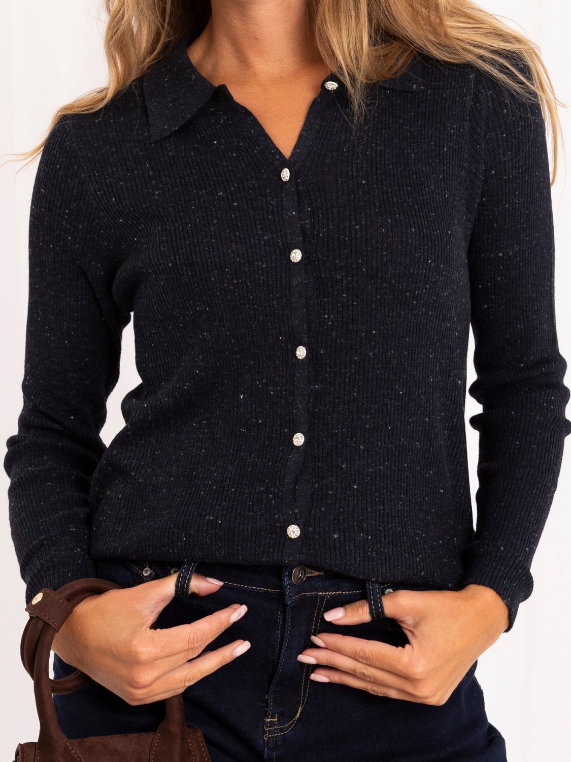Elegantní tmavě modrý polo svetr s límečkem
