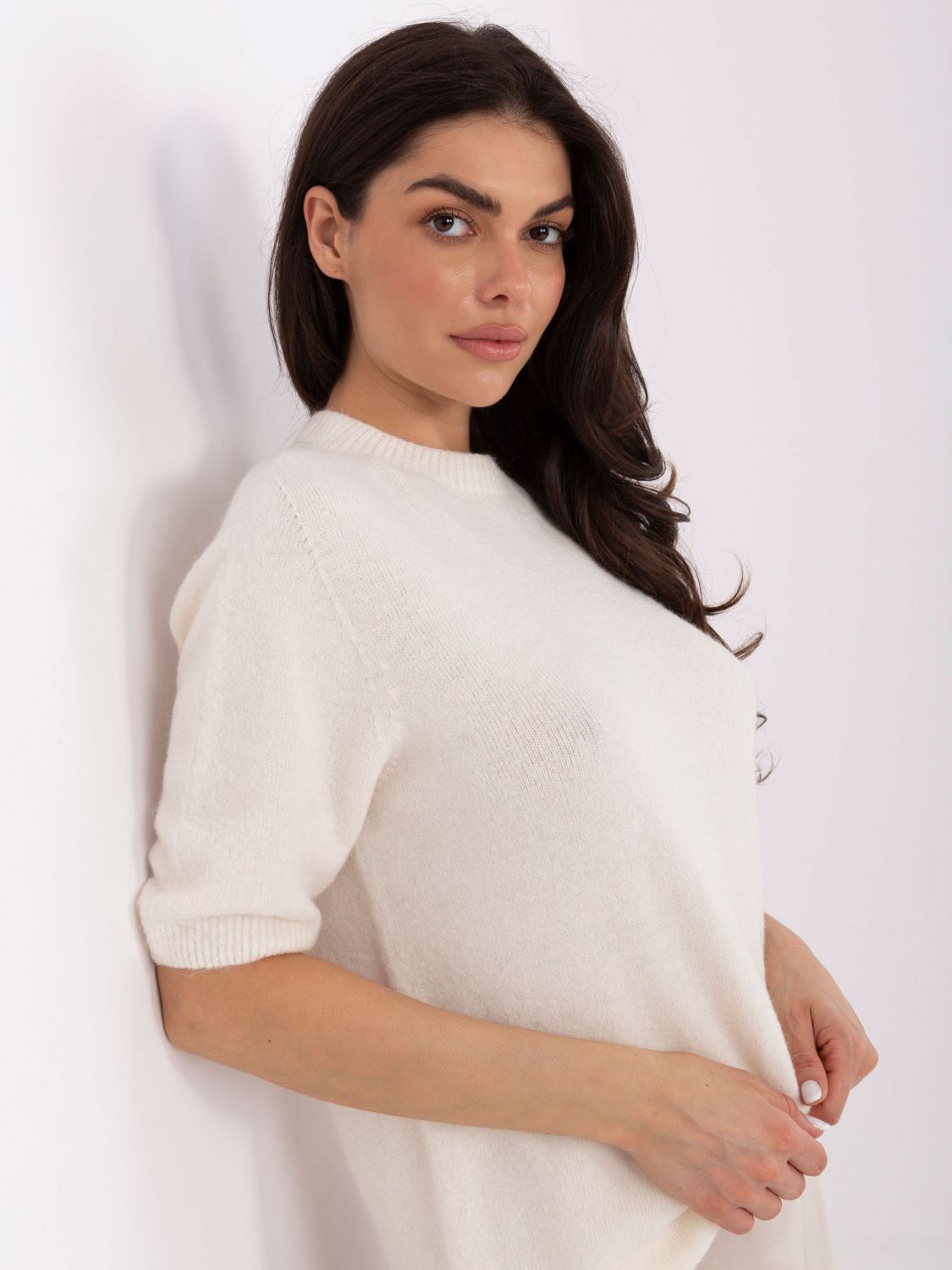 Béžový krátký svetr z baby alpaky