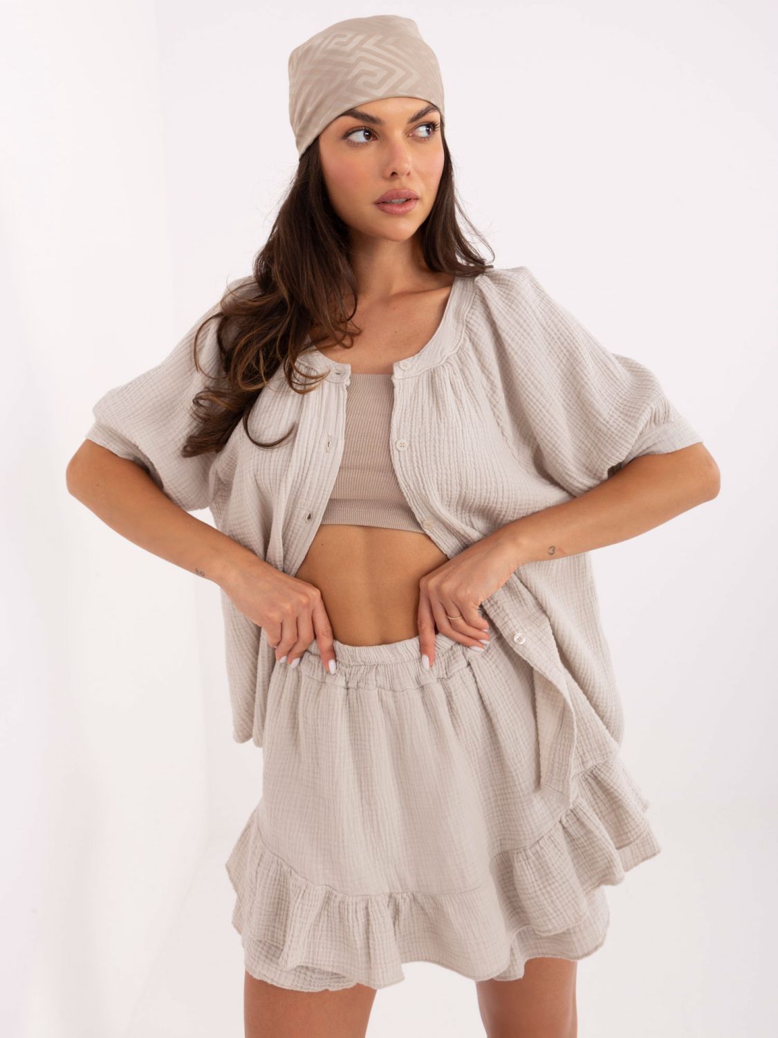 Stylový komplet v béžovém odstínu