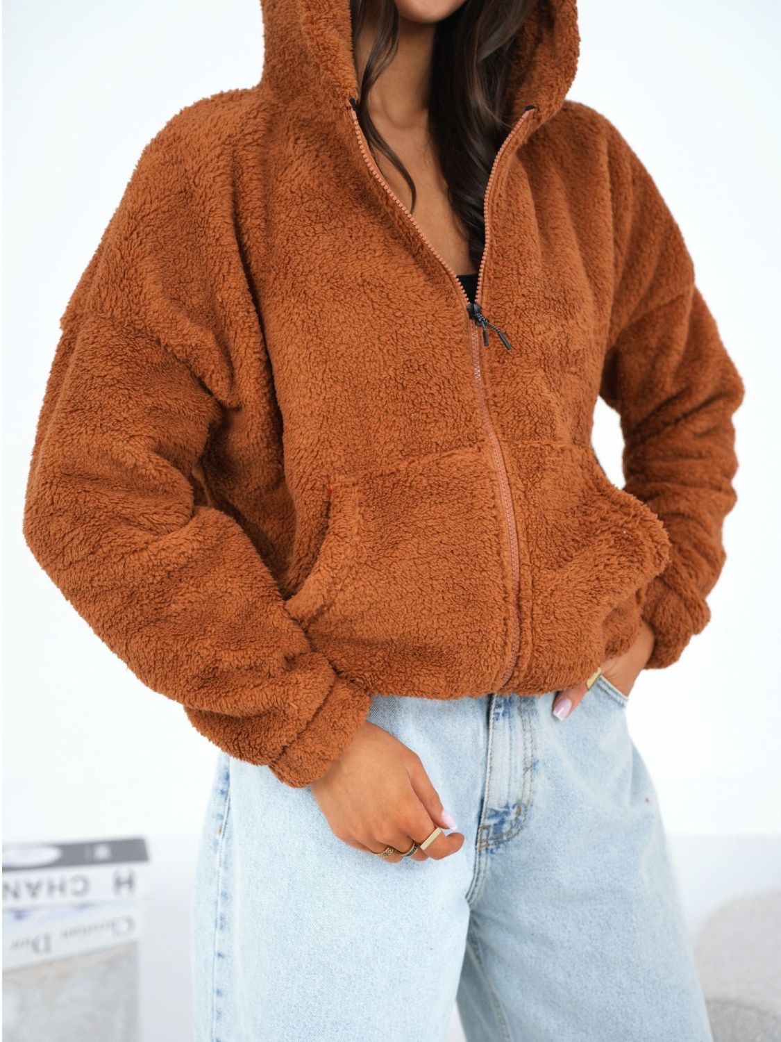 Béžová mikina s kapucí na zip