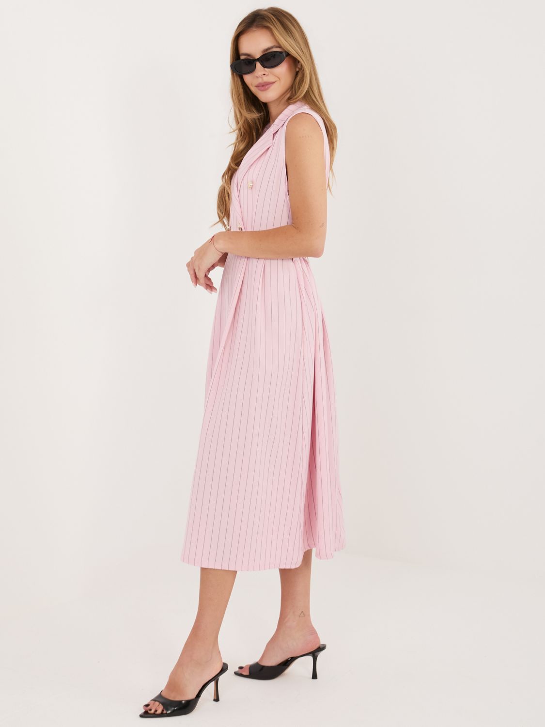 Elegantní růžové midi šaty s páskem a límečkem