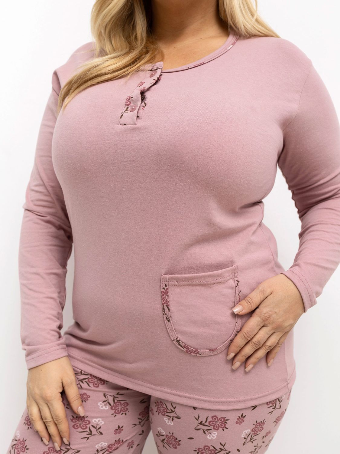 Dámské pyžamo s květinovým vzorem a dlouhým rukávem, růžové