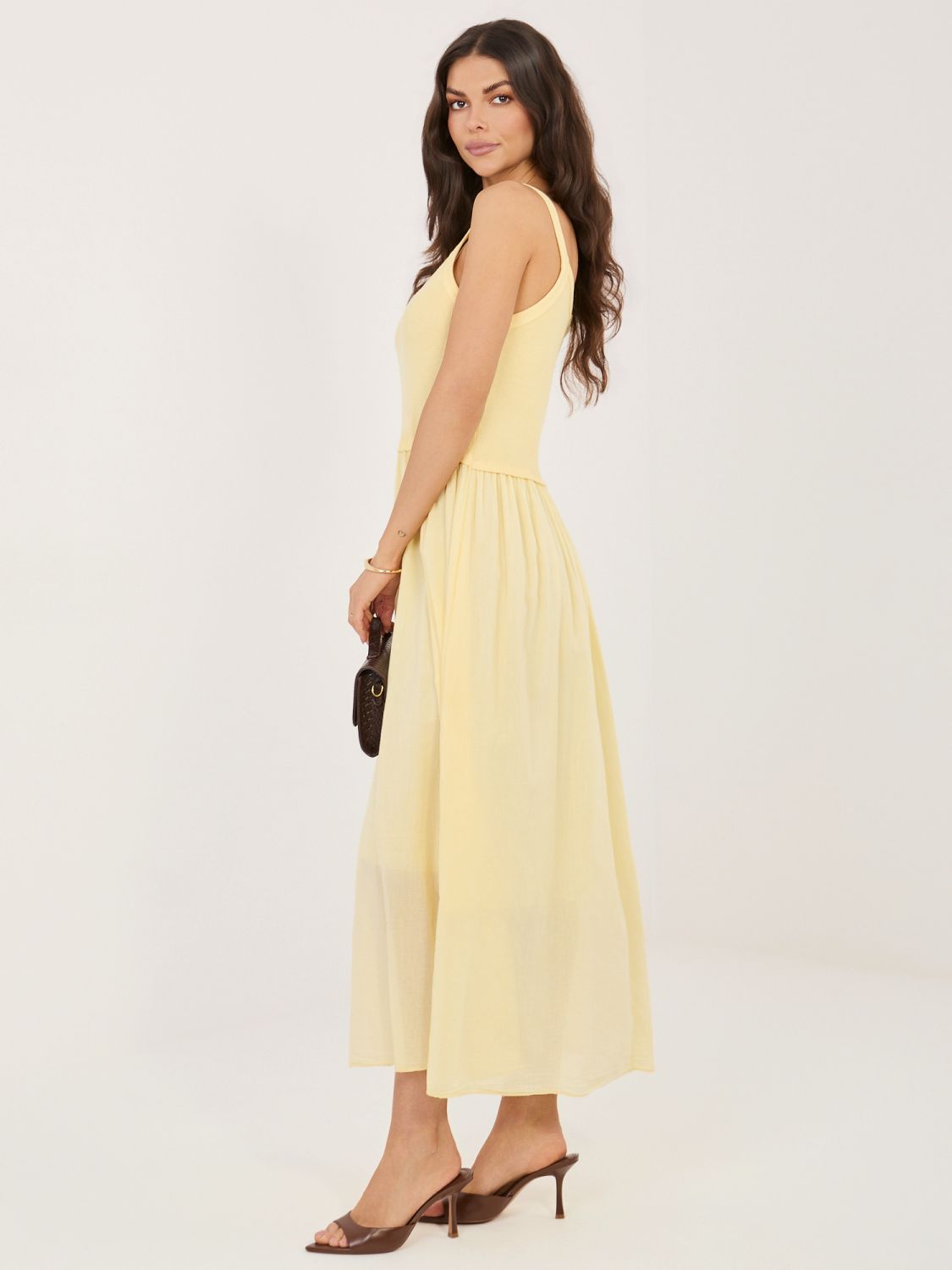 Světle žluté maxi letní šaty s podšívkou