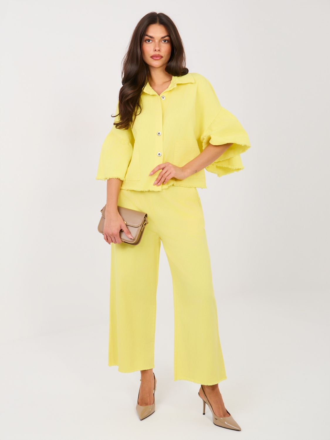 Krátká žlutá džínová bunda s volánem a 3/4 rukávy