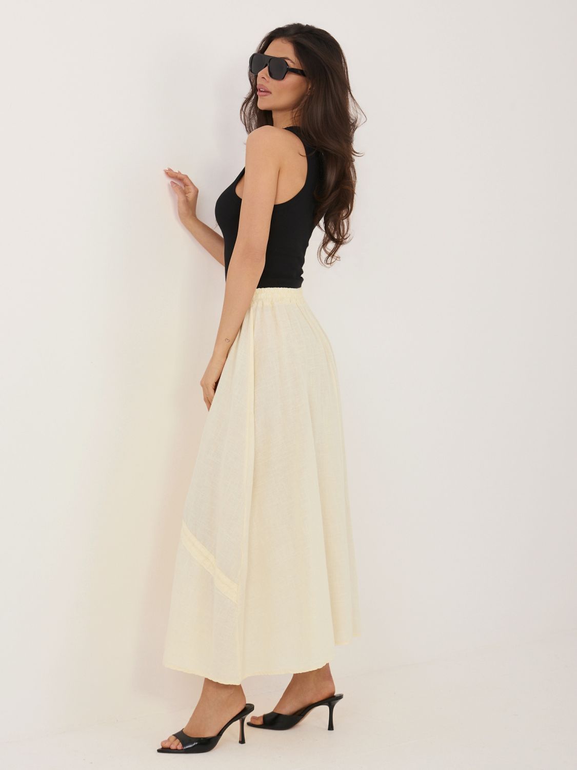 Žlutá midi sukně s vázáním