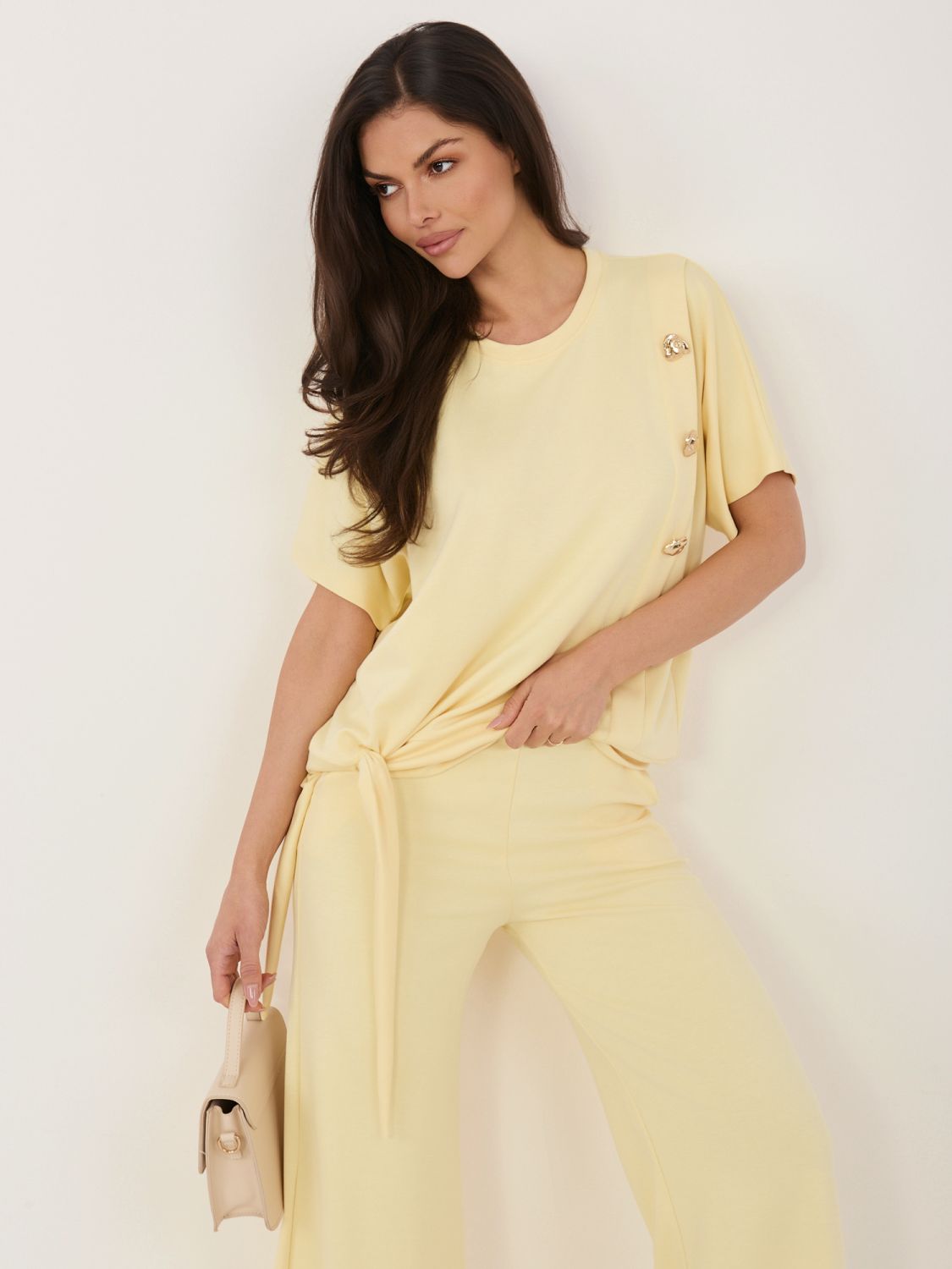 Dámská žlutá souprava s krátkým rukávem