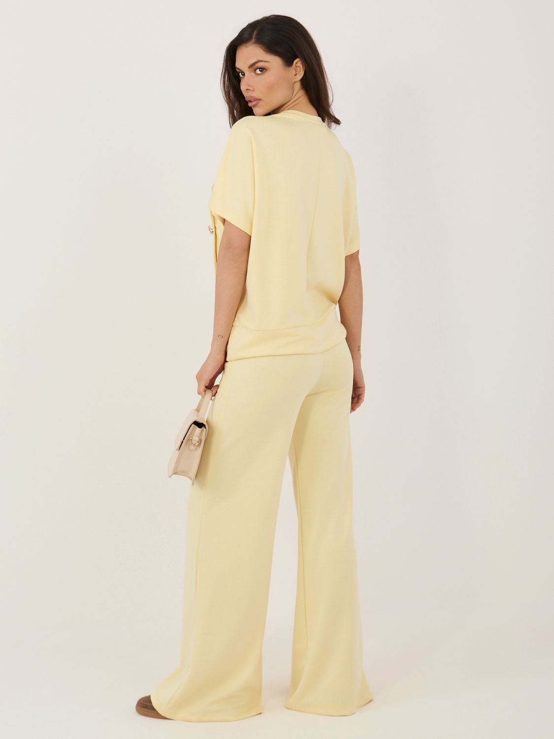 Dámská žlutá souprava s krátkým rukávem