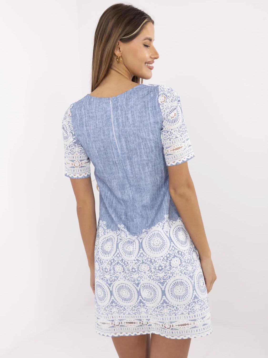 Elegantní modré šaty s krátkým rukávem