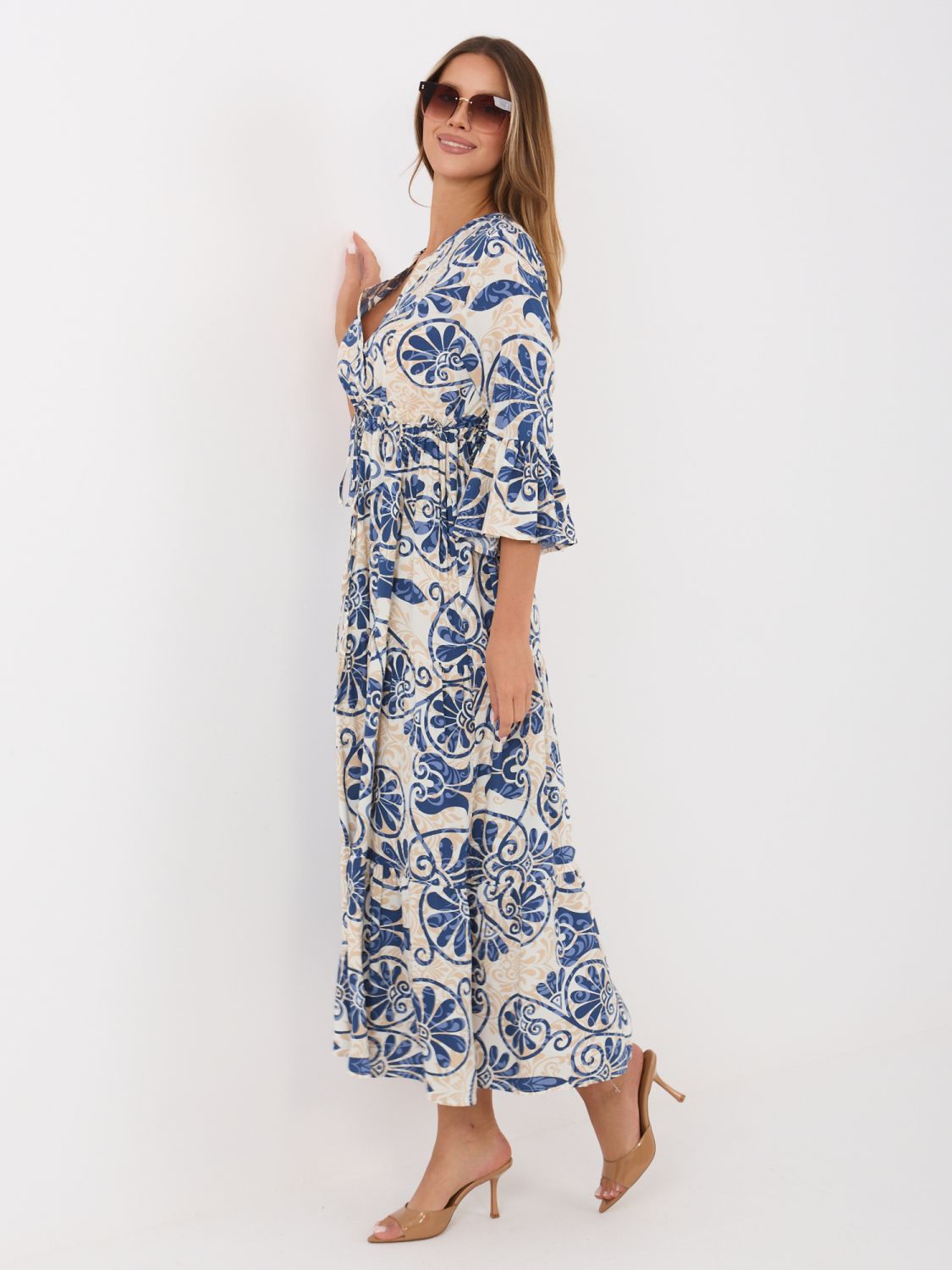 Modré midi šaty s potiskem a vázáním
