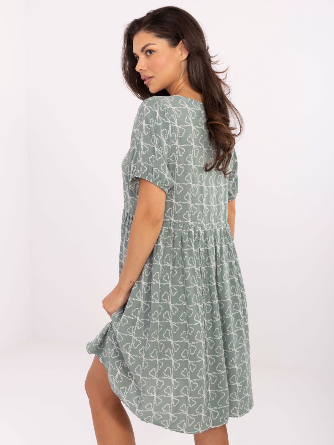 Pistáciově zelené vzorované šaty