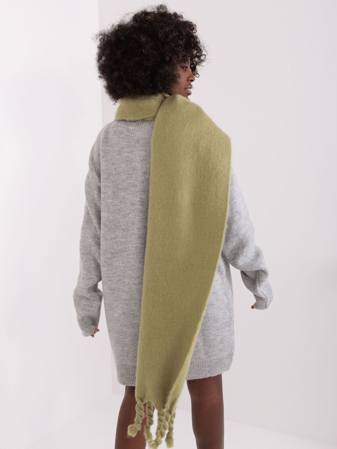 Elegantní pistáciová šála