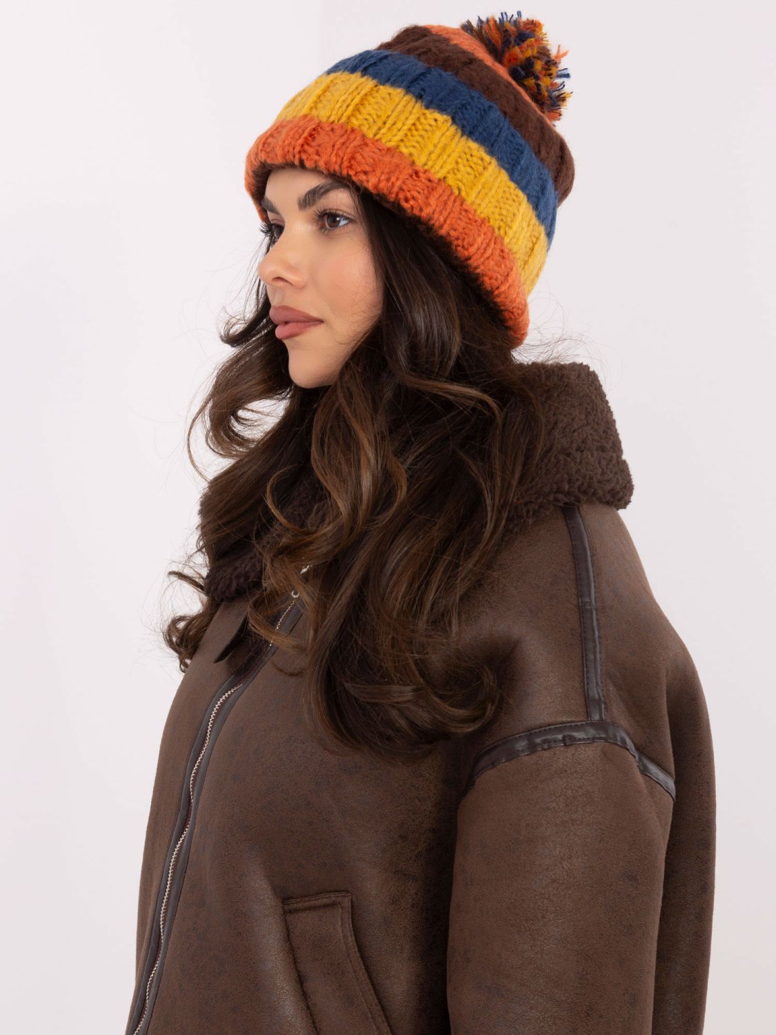 Pruhovaná zimní čepice s bambulí žlutá/modrá