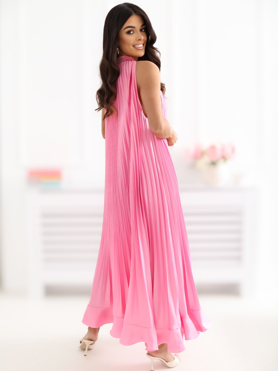 Růžové midi koktejlové šaty bez rukávů