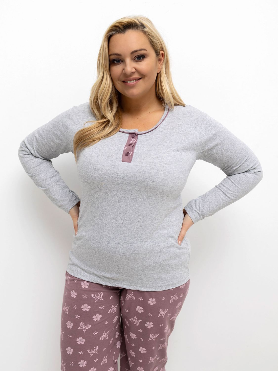 Dámské šedé pyžamo s květinovým potiskem