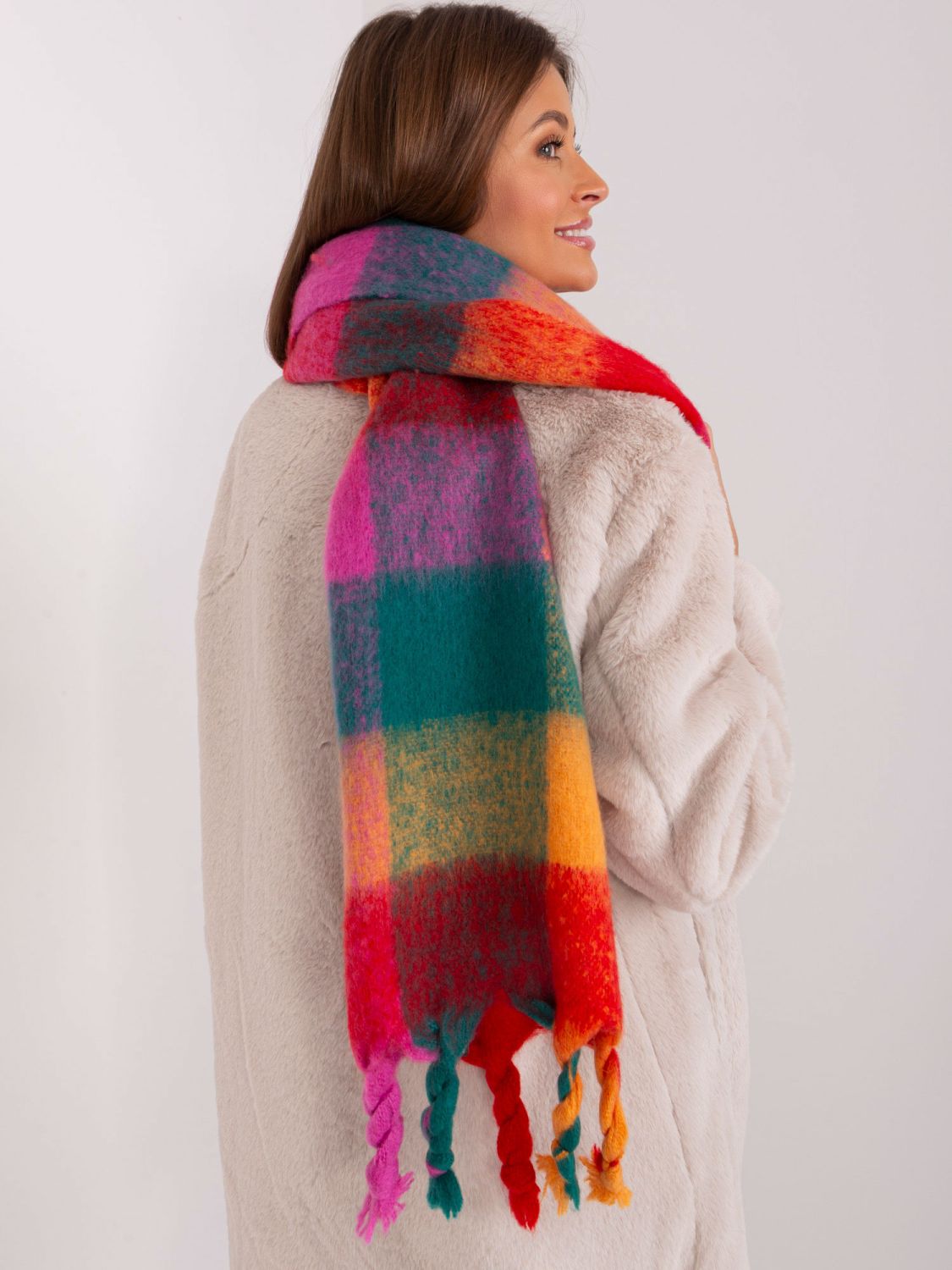 Elegantní šála v tmavě zelené barvě