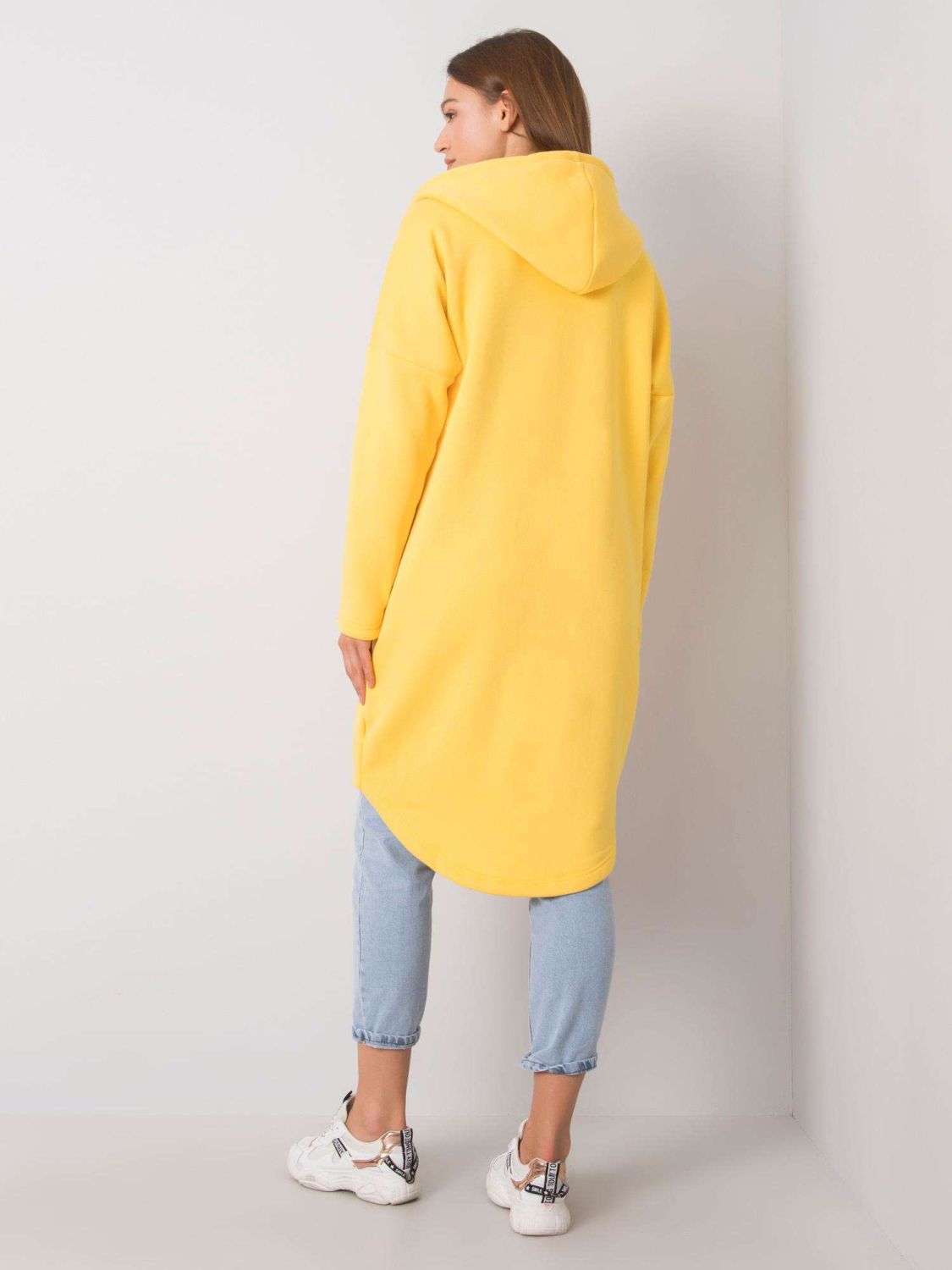 Žlutá dlouhá mikina s kapucí a zipem