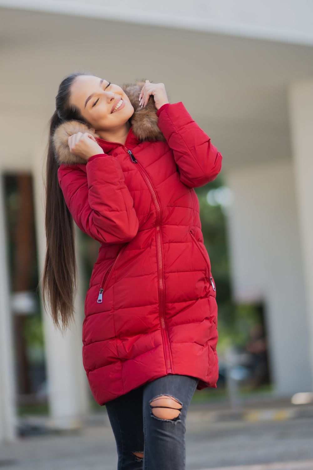 Čokoládově hnědá prošívaná zimní bunda s kožešinou