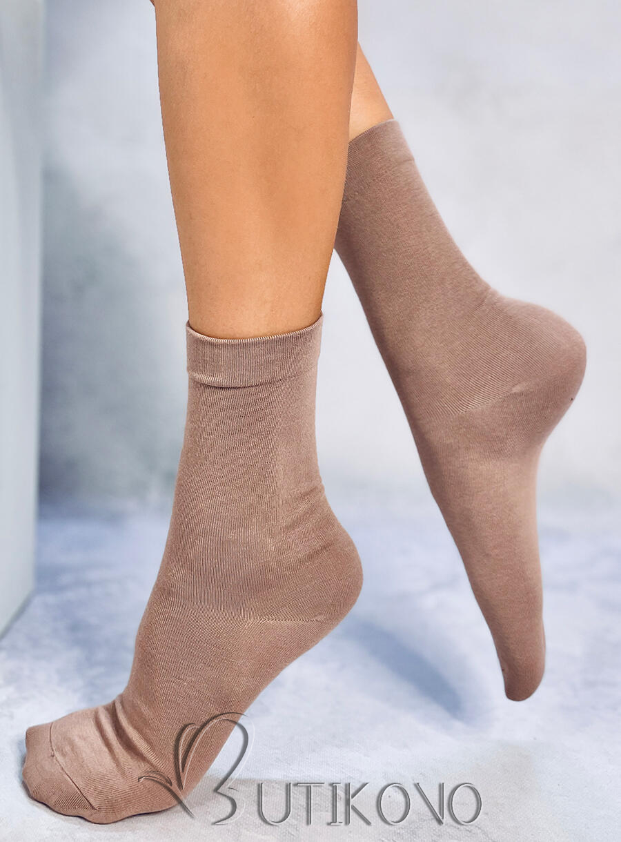 Hladké vysoké dámské ponožky mocca