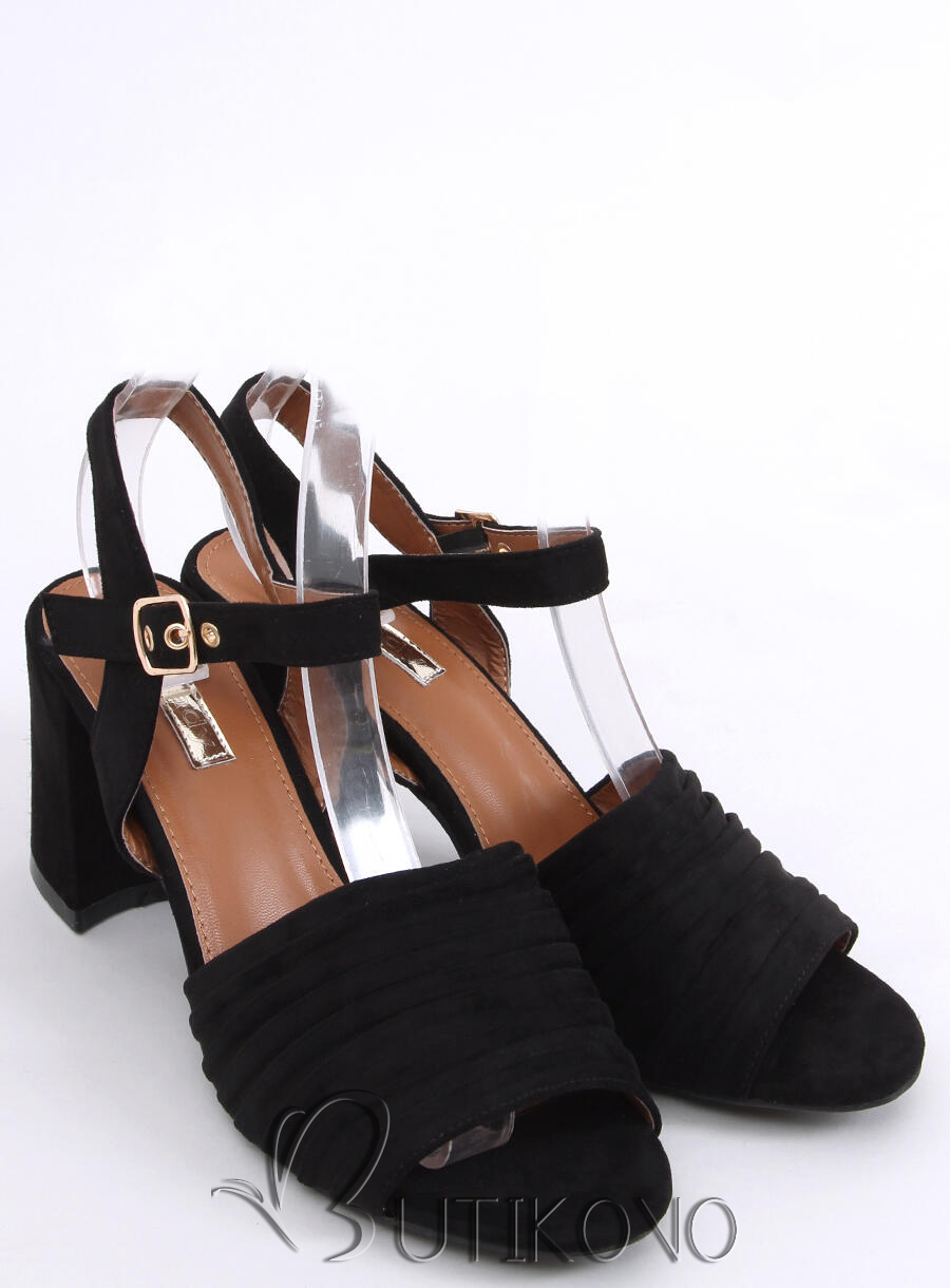 Černé klasické sandály na podpatku