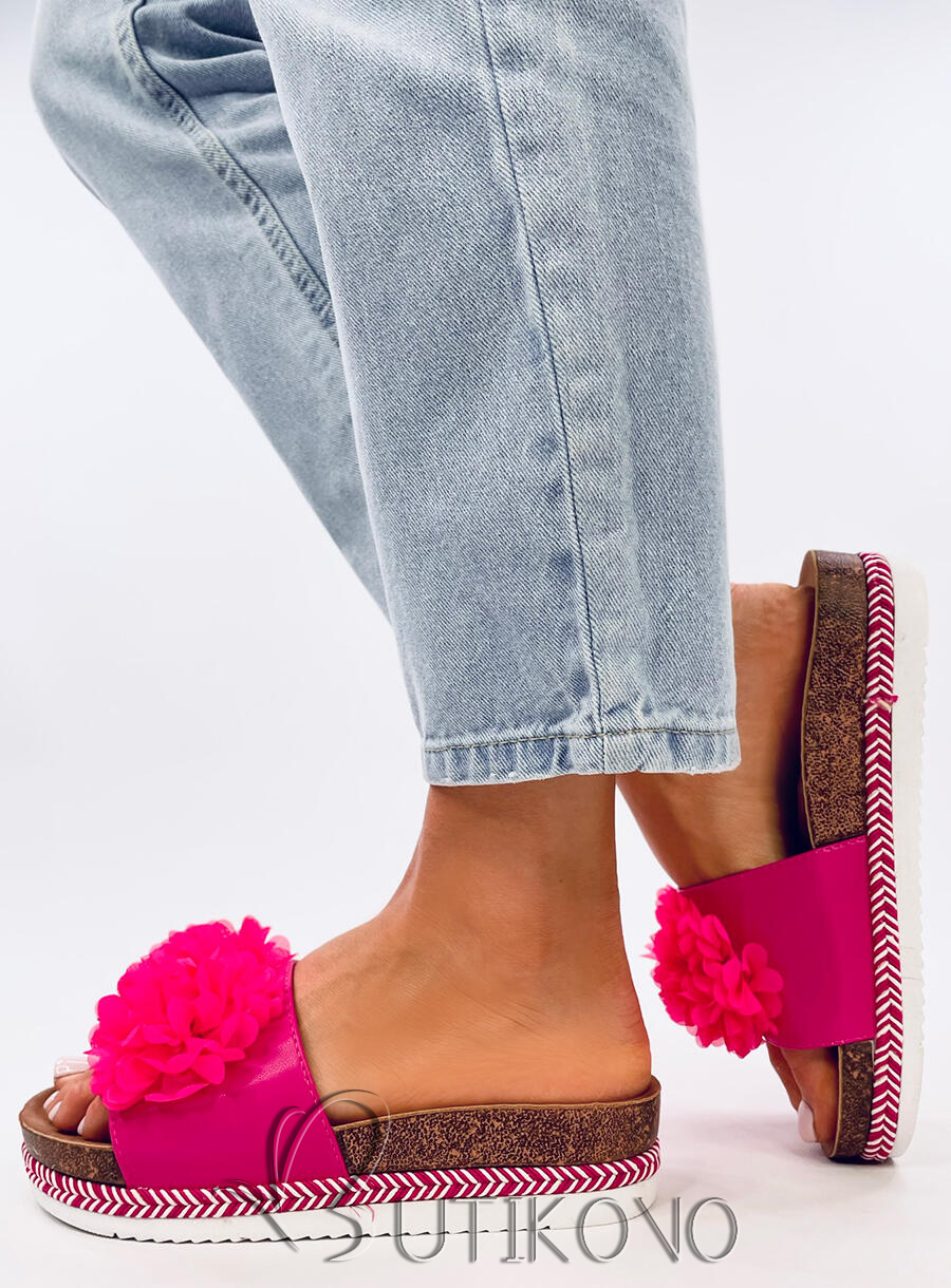 Pantofle s květinami fuchsiová růžová