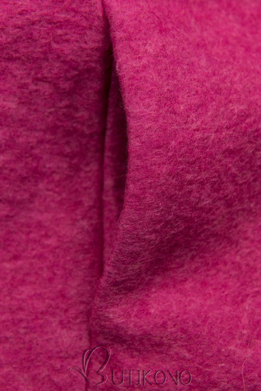 Fuchsiově růžový vlněný kardigan s broží