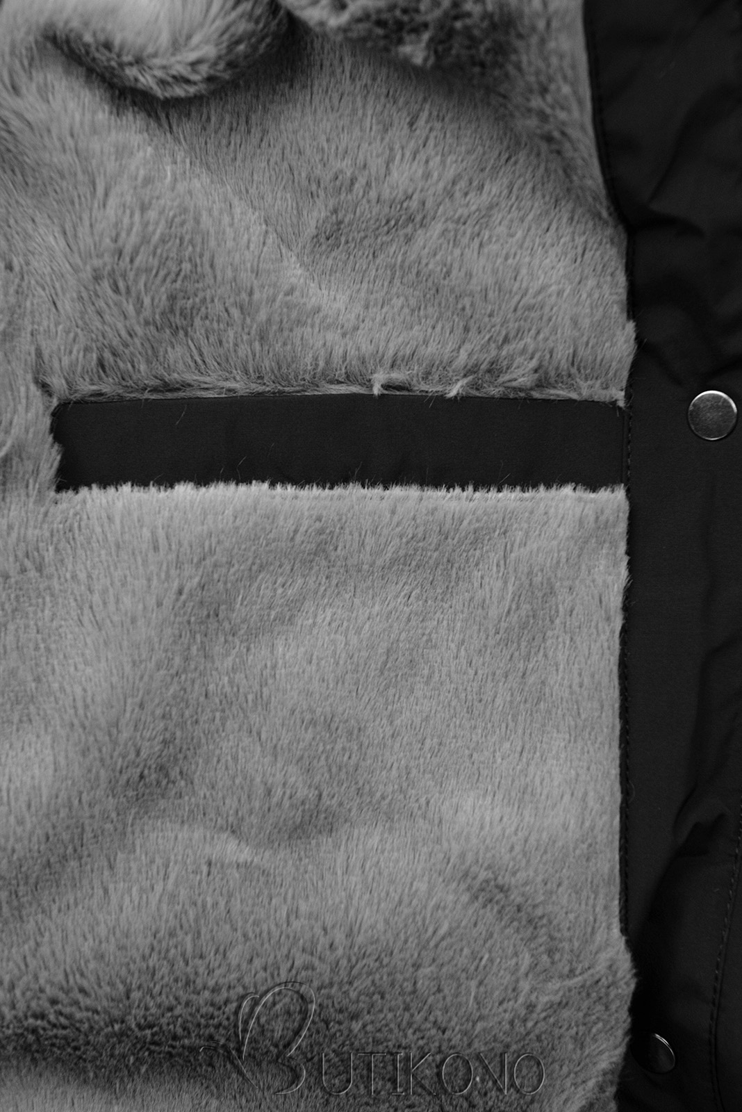 Černá prošívaná zimní bunda s plyšem