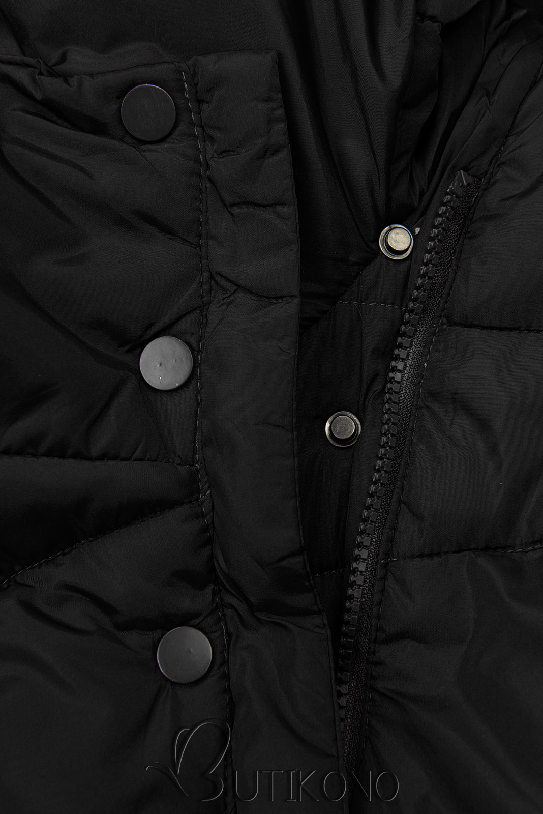 Černá prošívaná zimní bunda s vysokým límcem