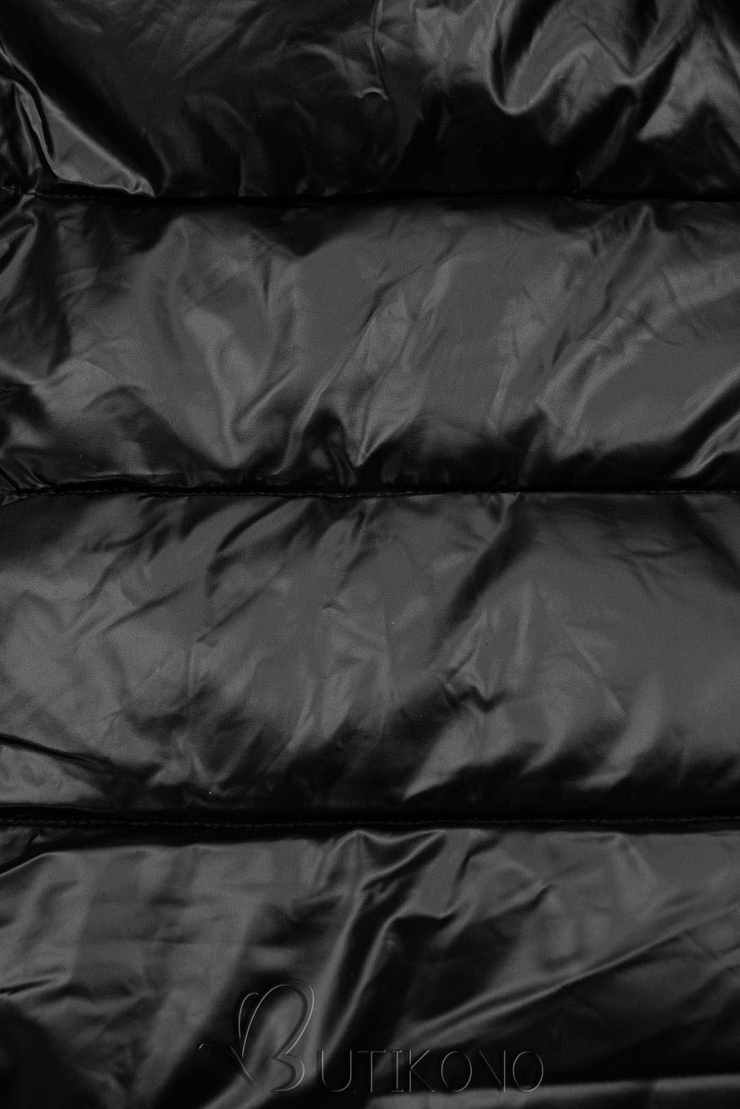Černá lesklá prošívaná bunda