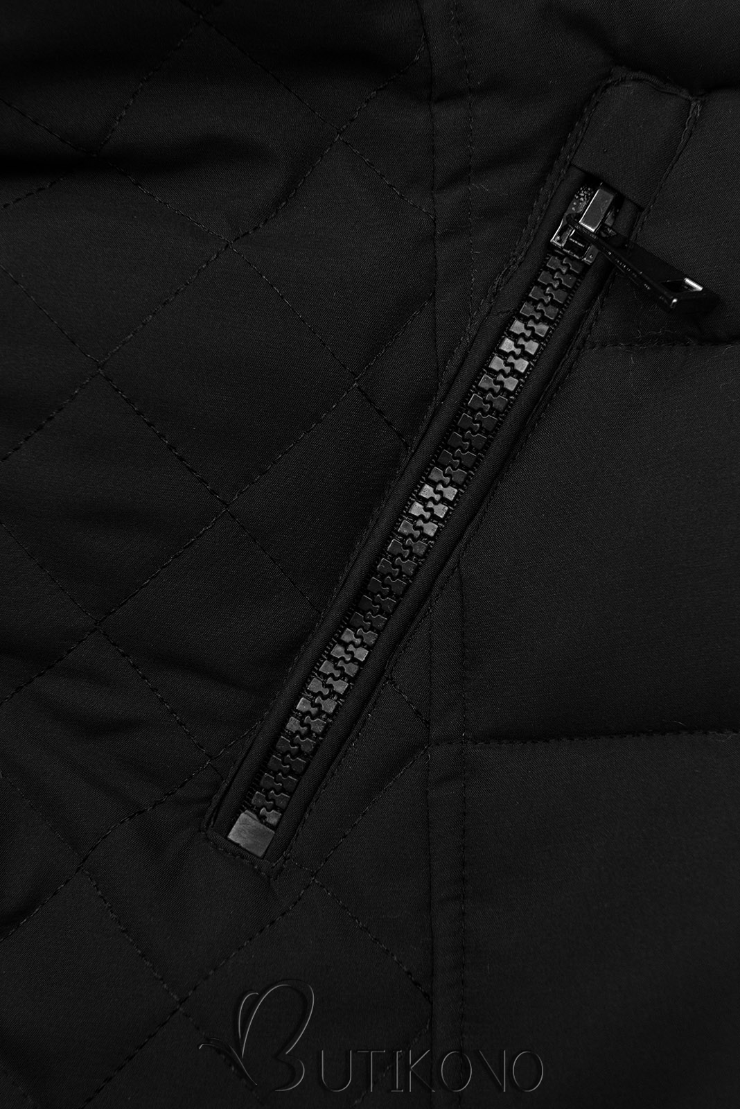 Teplá prošívaná bunda v černé barvě