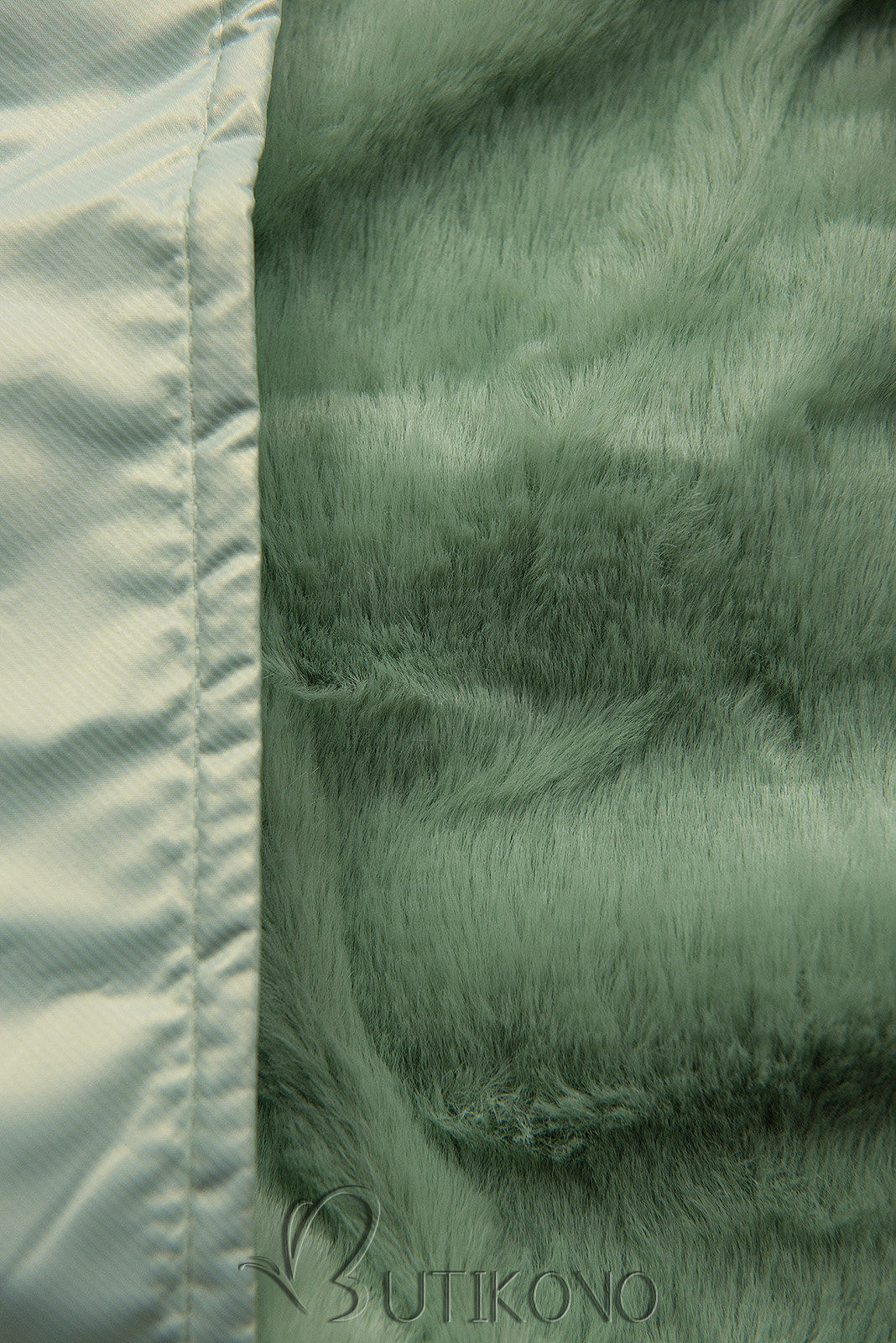 Mentolově zelená zimní bunda s kožešinovou kapucí