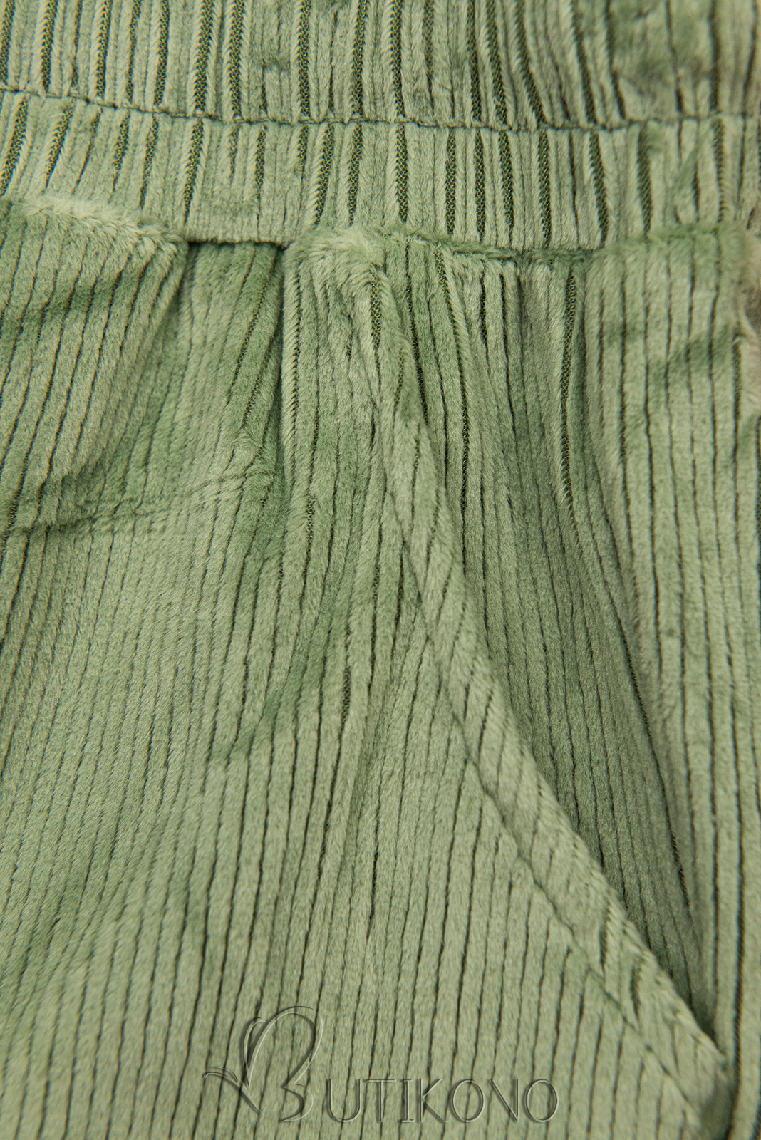 Zelené ležérní kalhoty s manšestrovým vzorem