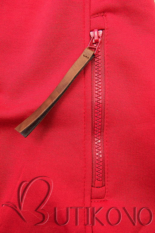 Červená mikina s kapucí v prodlouženém střihu