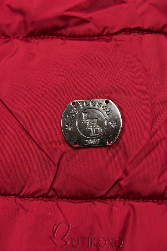 Červená zimní bunda s vysokým límcem