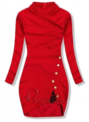 Červené šaty s ozdobnými knoflíky a krajkou
