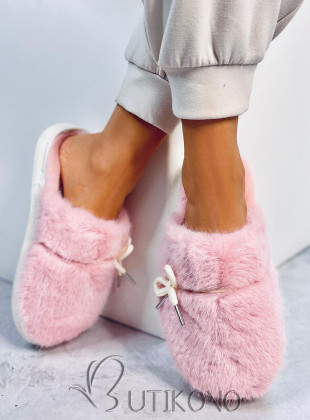 Růžové kožešinové pantofle