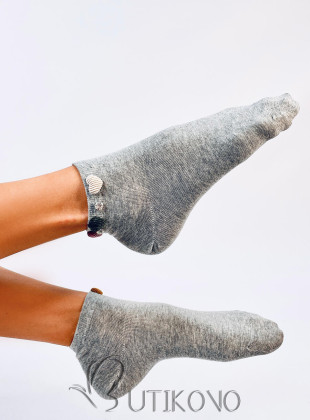 Šedé ponožky se srdíčky