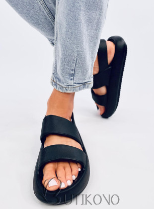 Černé pěnové sandály