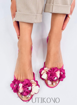 Růžové gumové sandály s květinami
