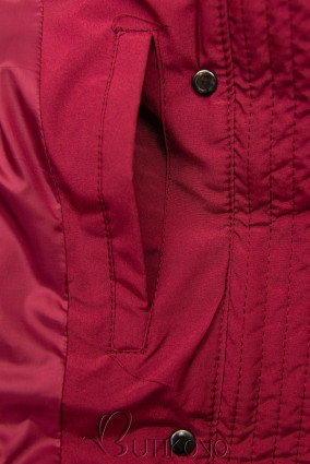 Vínově červená zimní bunda tvarovaná pro širší boky
