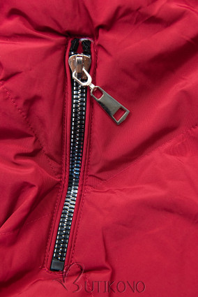 Červená zimní bunda se stříbrným lemem
