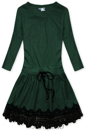 Tmavě zelené krátké šaty s krajkou