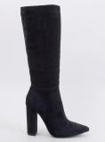 Černé vysoké semišové kozačky na podpatku