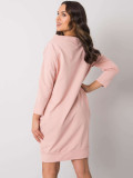 Růžové šaty s dlouhým rukávem
