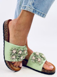 Pantofle s květinami světle zelené