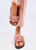 Pantofle s květinami světle růžové