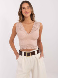 Stylový top s krajkou ve světle růžové