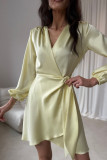 Žluté mini zavinovací šaty