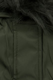 Zimní parka v khaki barvě s kožešinou