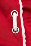 Červená mikina ve sportovním designu