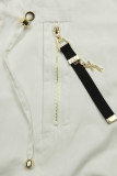 Bílá parka se zlatými detaily